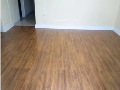 Piso Vinílico/Laminado — Ferrari Planejados, foto 2