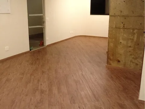 Piso Vinílico/Laminado — Ferrari Planejados, foto 5